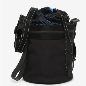 NWT ❤️ Bottega Veneta Borsa Bucket Bag